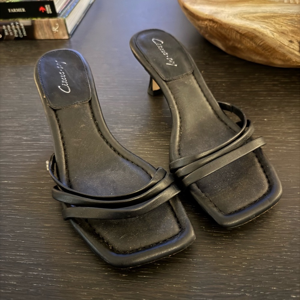 Circus NY by Sam Edelman Black strappy kitten heels size 6